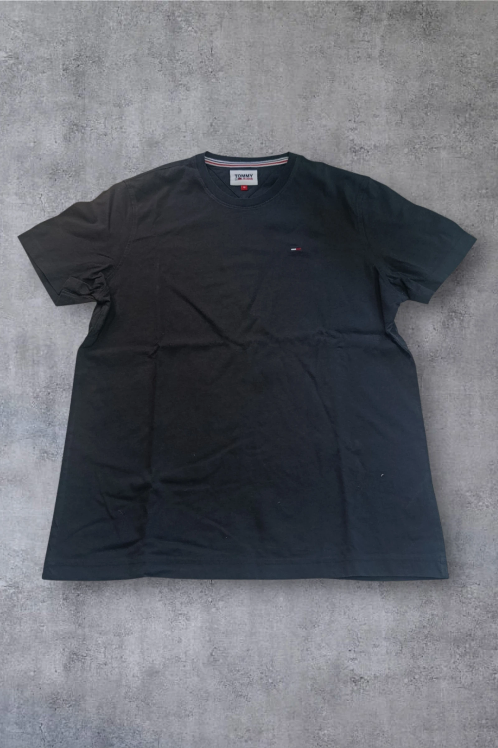 | Camiseta Tommy Hilfiger Hombre | Negra | Talla M | Muy buen estado |